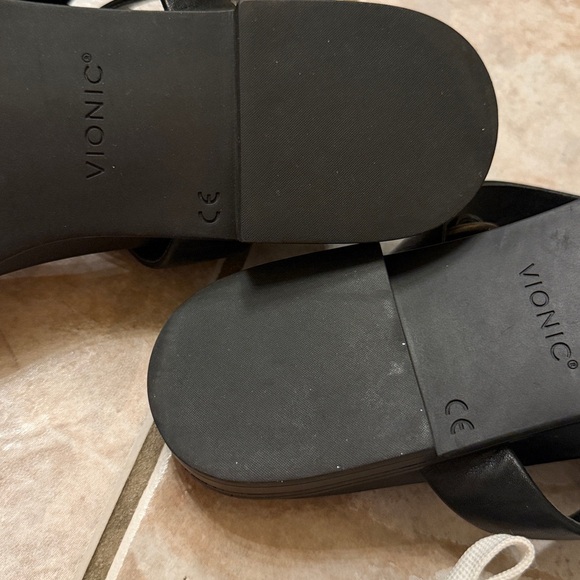 Vionic Black Strappy Sandals - Picture 8 of 8